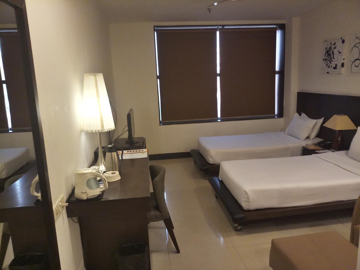 The Seventeen Degrees Hotel Dhanbād Exterior foto